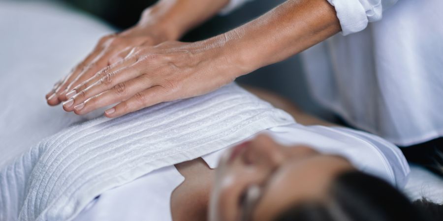 ¿Qué es Reiki y para qué sirve?